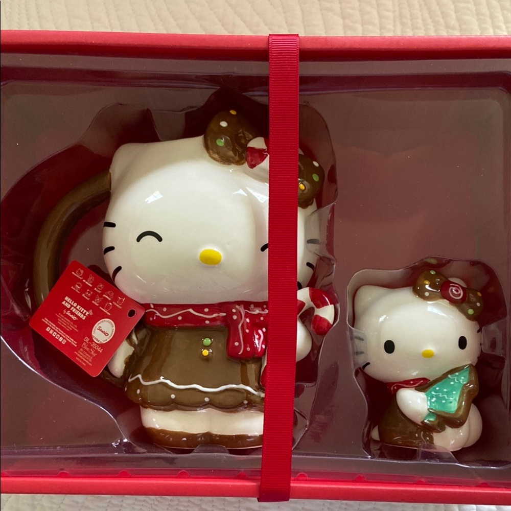 Hello kitty Christmas mug